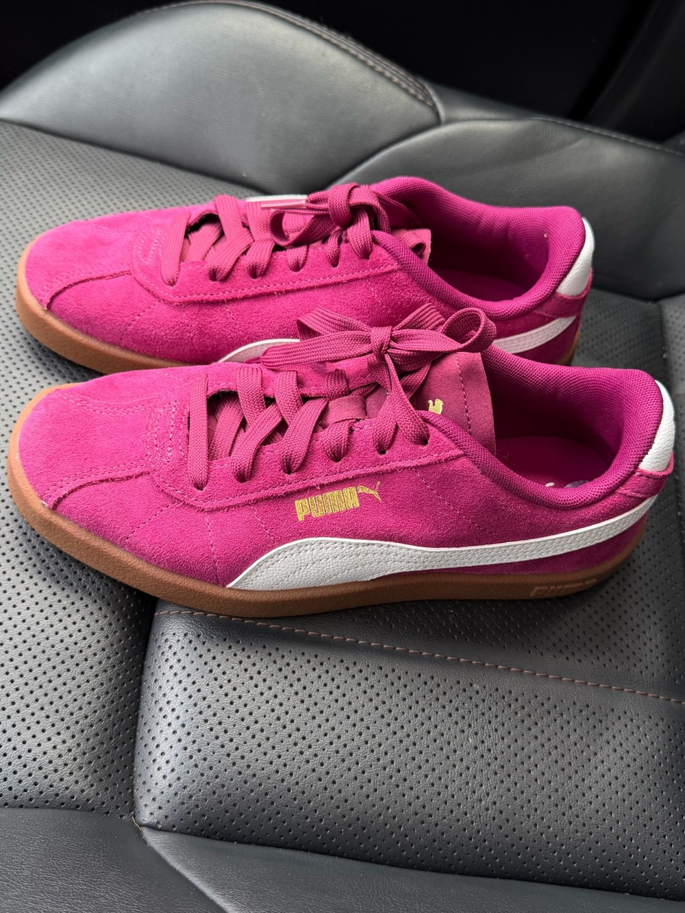 PUMA Women’s Suede Pink Low-Top Sneakers size 6.5